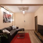 The Red Point Апартаменти